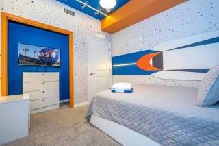 Stylish 2-BR Apt Sleeps 7 Near Disney Magic - Kissimmee - 5