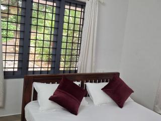Crystal Riverview Homestay - Kuttampuzha - 3