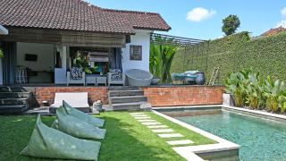 Villa Bumi - Playful & Quirky 3BR Villa Near Seminyak, a Unique Getaway - Kerobokan - 2