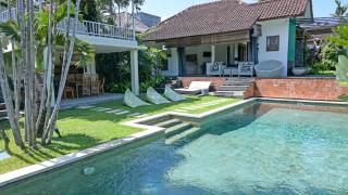 Villa Bumi - Playful & Quirky 3BR Villa Near Seminyak, a Unique Getaway - Kerobokan - 8