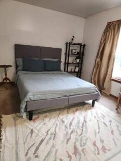 Retro 2 BR Home 6 mins to United Center with Parking - 3