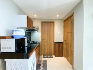 Comfort 1BR at Gateway Park LRT City Bekasi Apartment By Travelio - Bekasi - 7