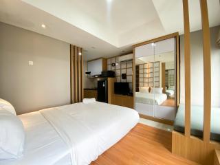 Nice Studio Apartment at Pollux Chadstone By Travelio - Bekasi - 7