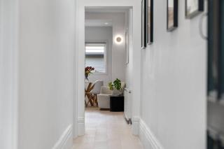 Very Victorian Modern & Special 2BRM 1BTH - 6