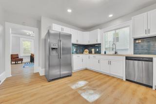 Spacious 3BR 2BA Home with Private Yard - Atlanta - 6