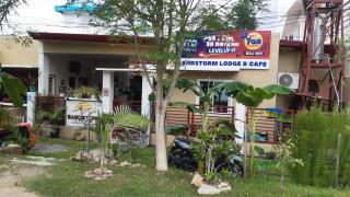 Sandstorm Lodge and Cafe - Puerto Galera - 7