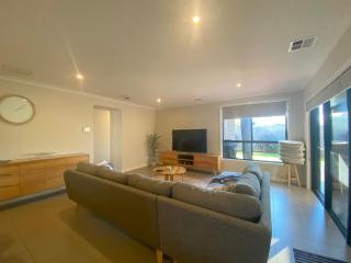 World Class on Wattle - Inverloch - 7