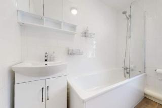 4 bedroom family home on Piccadilly line - Londra - 6