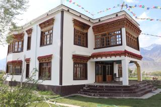Hotel Tserap View - Padam - 0