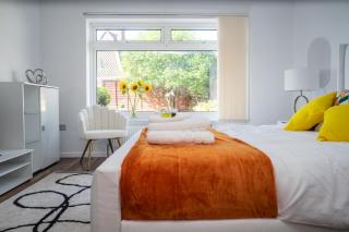 Renata's House - Bristol - 8