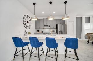 Last Minute Disney Getaway! Private Pool, Hot Tub & Games Room. Book Now! #56931 - Kissimmee - 1
