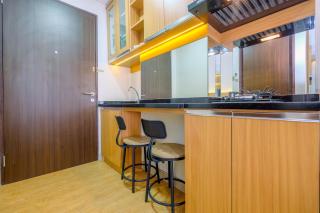 Comfort and Best Deal Studio Room Transpark Cibubur Apartment By Travelio - Depok - 3