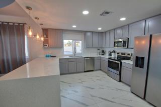 Spectacular Beachfront 4 bedroom Home, Villa12 - Playa Encanto - 5