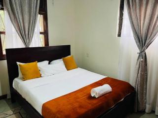 Cozy Living by Miranda, Acacia -2bed,2 bthrm - Kampala - 3