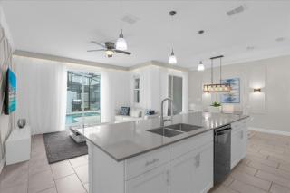 4 Bedrooms 3 Bathrooms Storey Lake 2949 Ss - 4