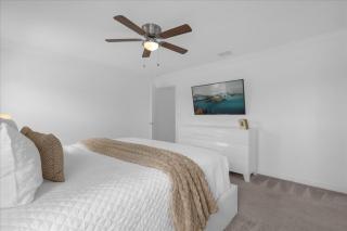 4 Bedrooms- 3 Bathrooms- Storey Lake 2949 Ss - Kissimmee - 3