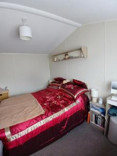 Lovely 6 Berth Caravan With Side Decking On Pakefield Holiday Park Ref 68032B - 3