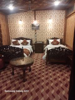 Houseboat Aristotle Excellence - Srinagar - 1