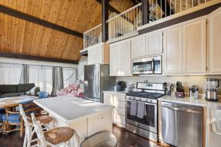 Warm and Cozy Mountain and Lake View Haven cottage - Kelseyville - 4