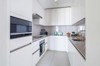 Frank Porter - The Address JBR - Dubai - 2