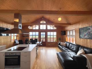 Private cottage on Golden Circle with hot tub - Selfoss - 4