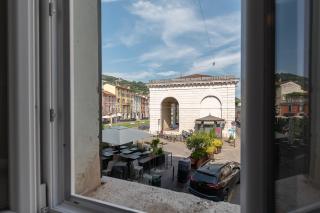 Arnaldo Cozy Home Stay Central with Piazza View - Brescia - 9