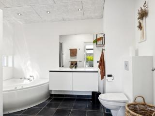 Holiday Home Bæver - 200m from the sea by Interhome - 5