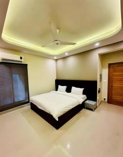 Family Guest House - 4