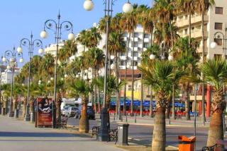 AirBnSea City Centre Side Sea view Apartments - Larnaca - 7