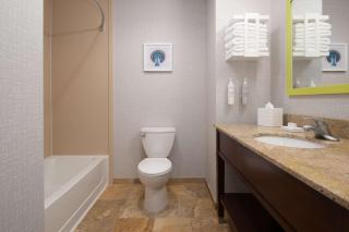 Hampton Inn and Suites Seattle - Airport / 28th Avenue - 6