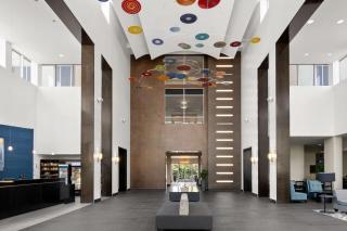 Embassy Suites by Hilton Newark Airport - Elizabeth - 3