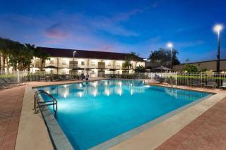 La Quinta Inn by Wyndham Cocoa Beach-Port Canaveral - Cocoa Beach - 7