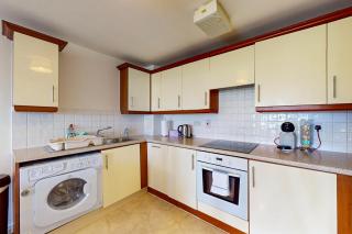 2 Bed with free parking & lift - 3 min to Station - Londra - 3