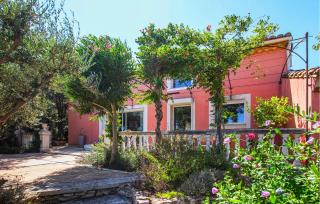Awesome Home In Rochefort Du Gard - Rochefort-du-Gard - 9