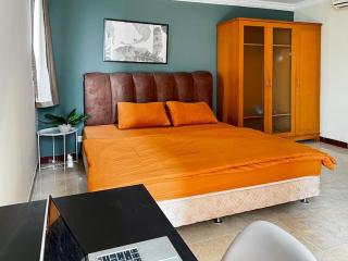Large and Strategic Apt 3BR with WiFi & Pool - Jakarta - 6
