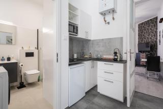 Peak Pointe Apartment - Budapest - 2