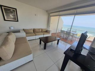 12 Glitter Bay 3 bedroom beach front sea view apartment - Durban - 1