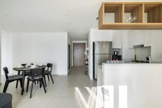 Luxury and Elegant 2BR with Burj Khalifa View - Dubai - 8