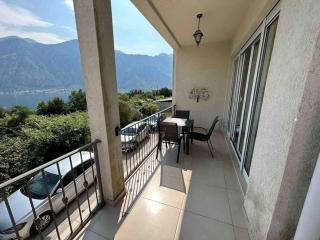Deniz Apartment Kotor bay view apartment with terrace and pool - Prčanj - 9