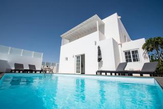 Casa Leize Piscina climatizada, Vistas & AC 10 Minutes walk from Marina Rubicón - Playa Blanca - 0