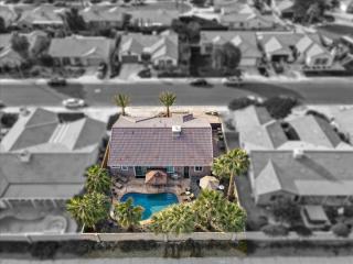 Relaxing Desert Getaway - 3BR, Pool, Hot Tub - Indio - 2