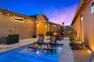 Stylish 3BR Family Home with Pool and Spa - Indio - 7