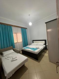 GUGA Host House - Sarandë - 4