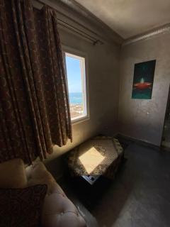 شقة بميامي علي البحر بجوار جملة ماركت الطابق 13 - 1