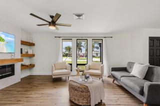 Gulf Access, Heated Pool, Bicycles - Villa Ruby's Coastal Getaway - Cape Coral - 4