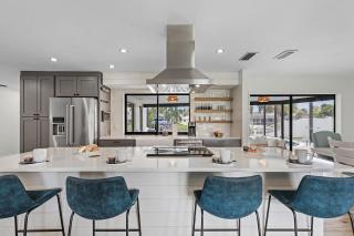 Gulf Access, Heated Pool, Bicycles - Villa Ruby's Coastal Getaway - Cape Coral - 2
