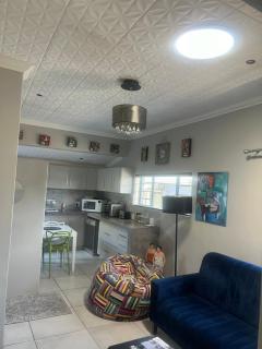 28 on Symonds Luxstudio 2 - 9