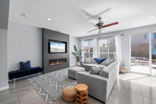 Chic, Spacious 5BD Desert Oasis - Indio - 8