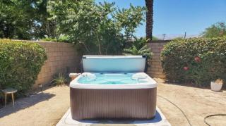Private Desert Pool Hot Tub BBQ - Indio - 8