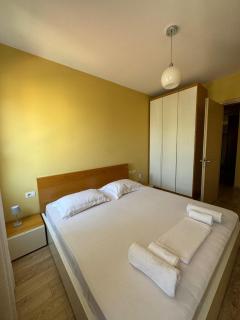 Sunlight Apartment at Pazari i Ri - 4